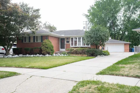 8905 Seminole