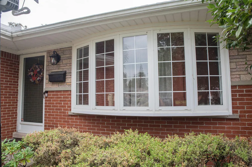 8905 Seminole Redford, MI 48239