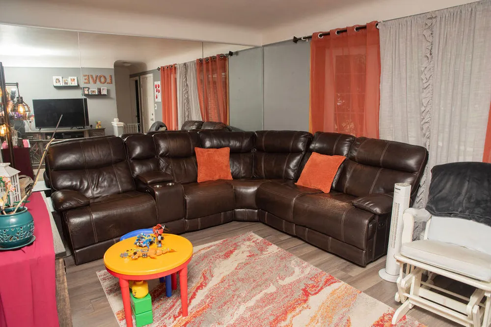 8905 Seminole Redford, MI 48239