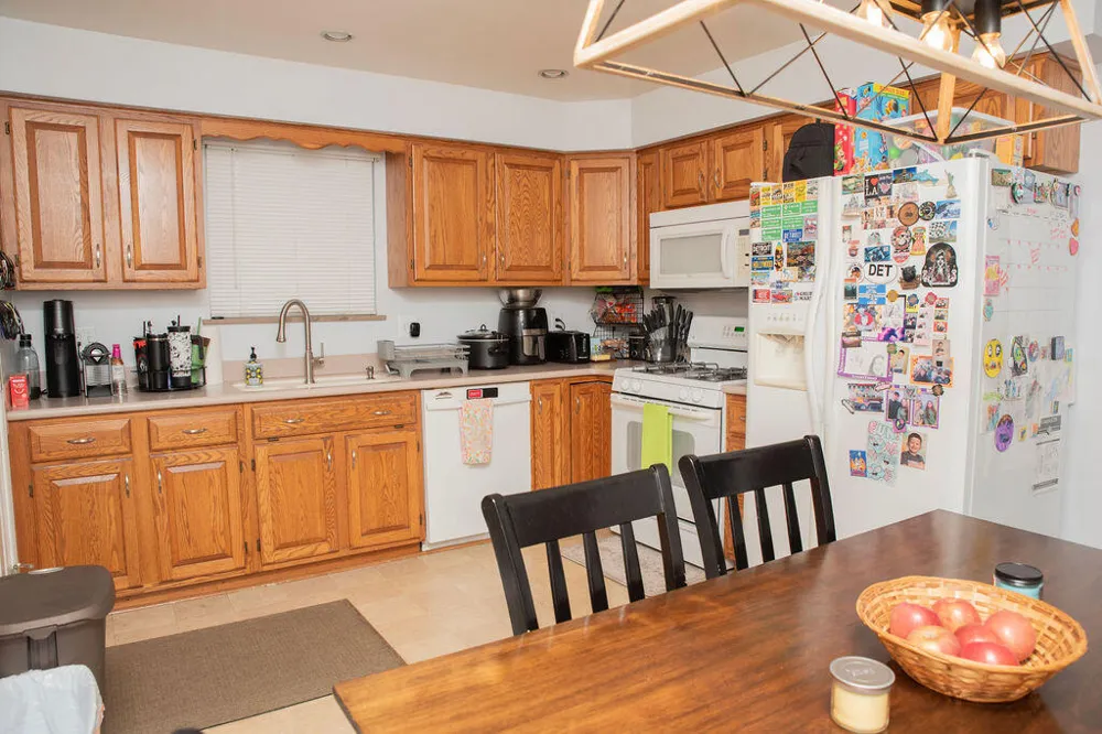 8905 Seminole Redford, MI 48239
