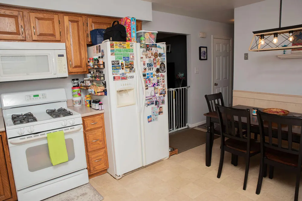 8905 Seminole Redford, MI 48239
