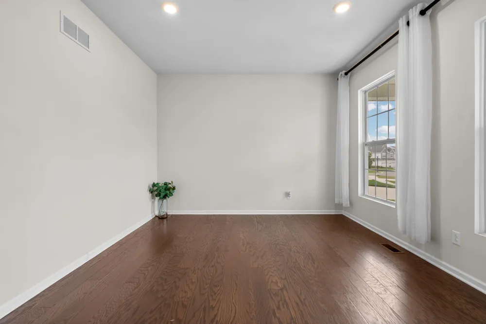 2703 Maize Lp Saline Township, MI 48176