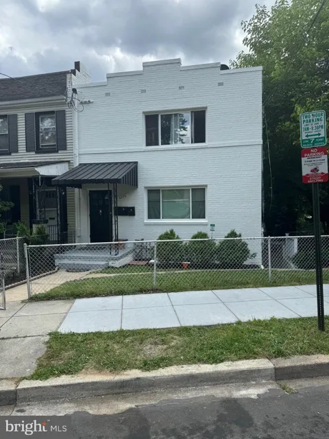 4253 BROOKS STREET NE #1