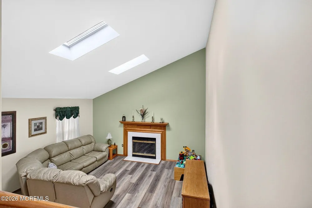 3 Branson Drive Lincroft, NJ 07738