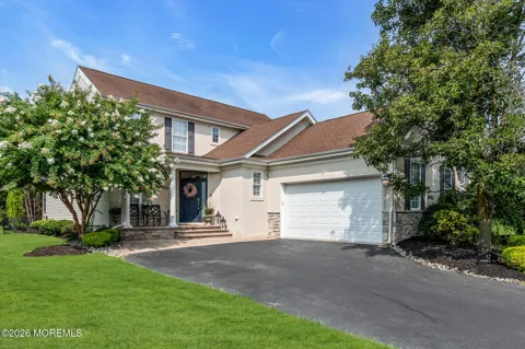42 W Parsonage Way