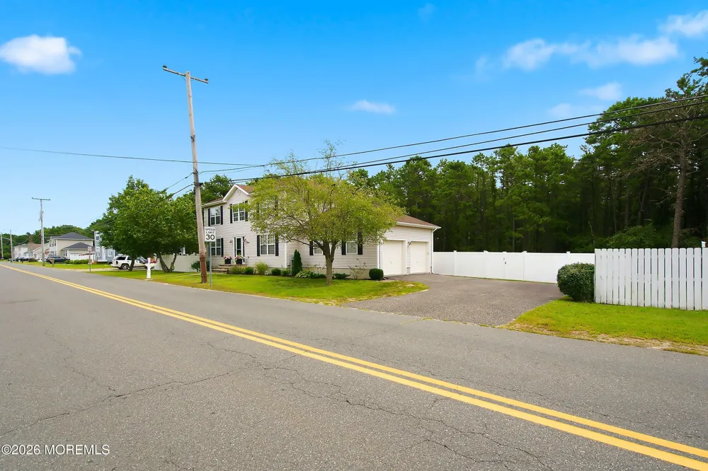 1519 Berkeley Avenue Beachwood, NJ 08722