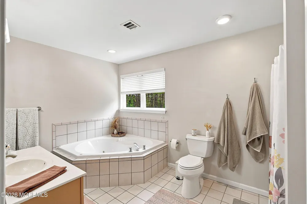 1519 Berkeley Avenue Beachwood, NJ 08722