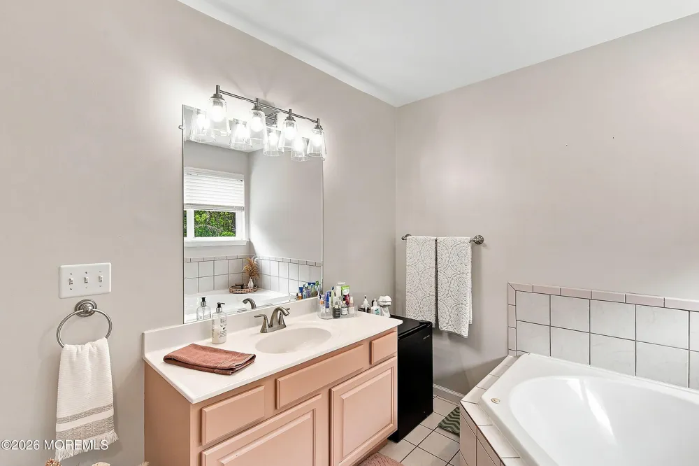 1519 Berkeley Avenue Beachwood, NJ 08722