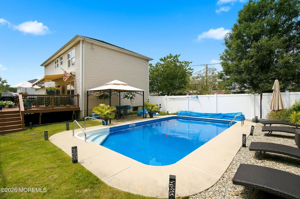 1519 Berkeley Avenue Beachwood, NJ 08722