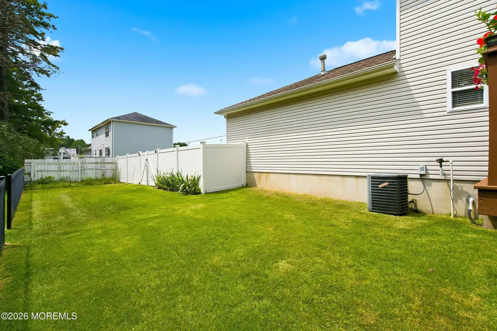 1519 Berkeley Avenue Beachwood, NJ 08722