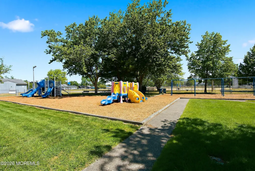 1519 Berkeley Avenue Beachwood, NJ 08722
