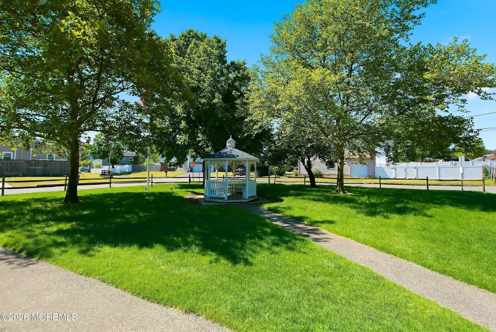 1519 Berkeley Avenue Beachwood, NJ 08722
