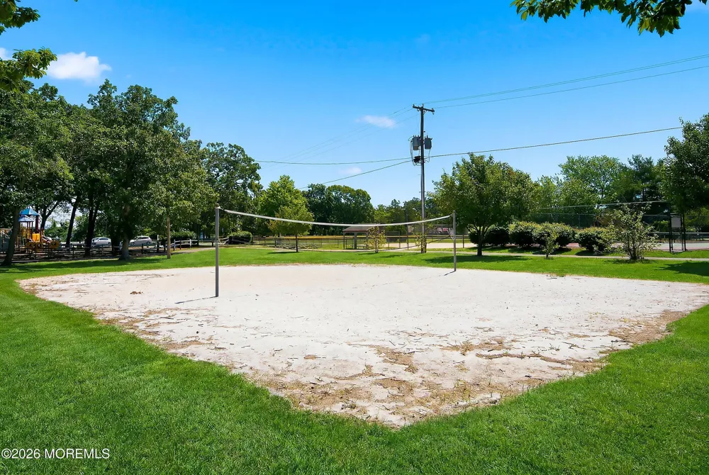 1519 Berkeley Avenue Beachwood, NJ 08722