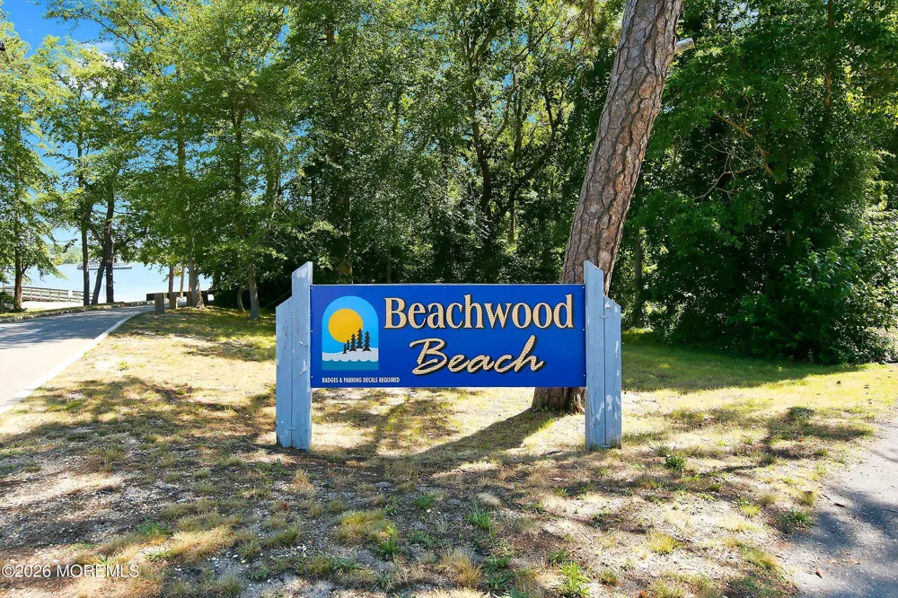 1519 Berkeley Avenue Beachwood, NJ 08722