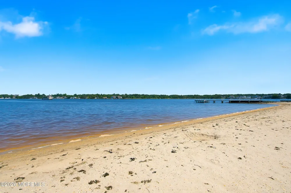 1519 Berkeley Avenue Beachwood, NJ 08722