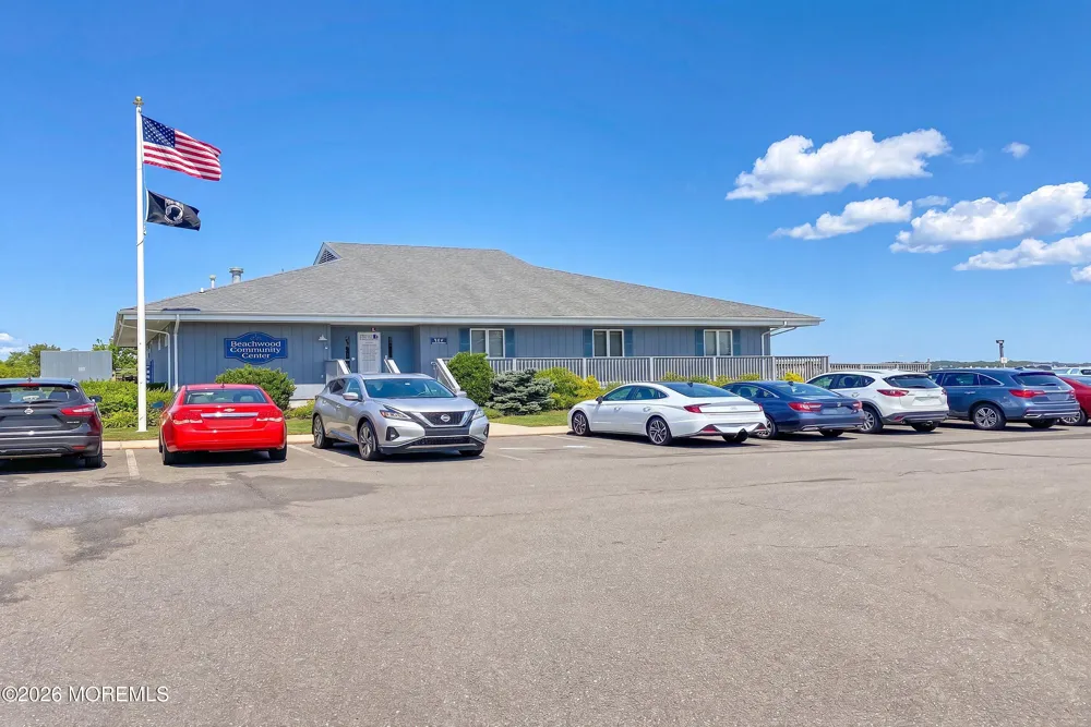 1519 Berkeley Avenue Beachwood, NJ 08722