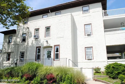 711 Beach Avenue #3