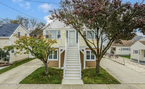 212 Randall Avenue