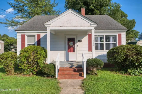 204 Saunders Street