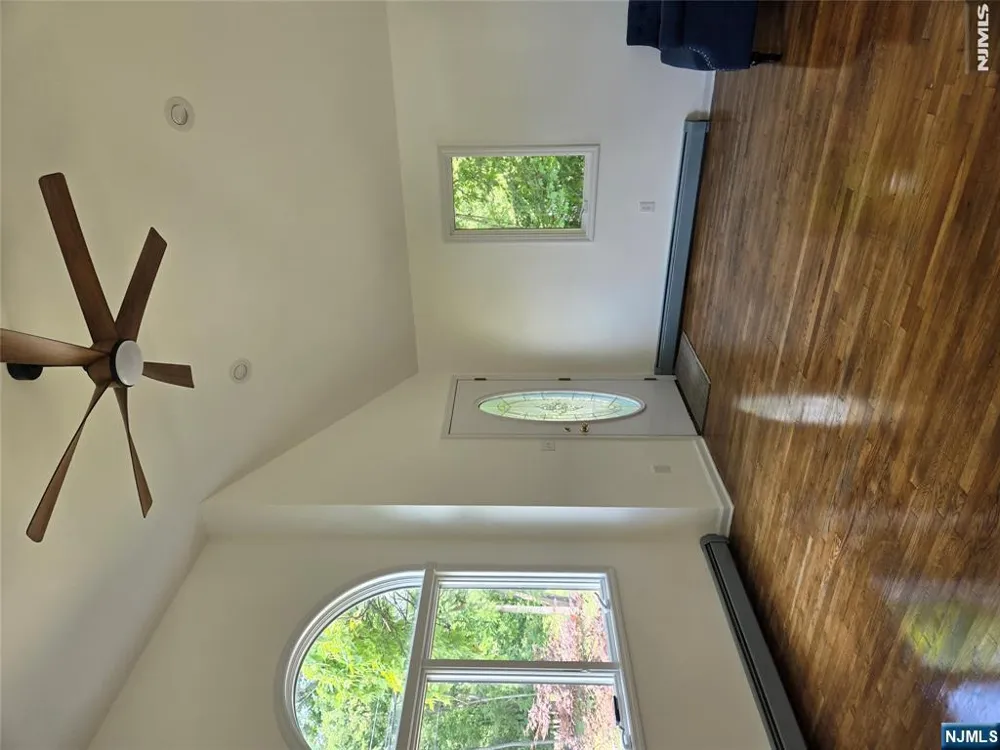 27 Glendale Hillsdale, NJ 07642