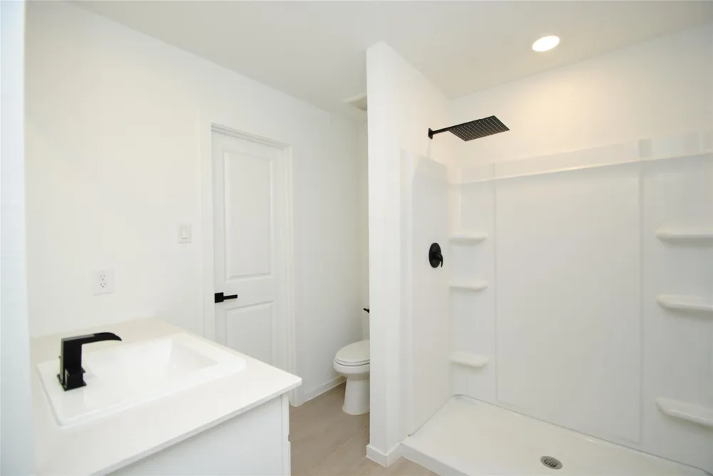 305 Brandi Drive Wharton, TX 77488