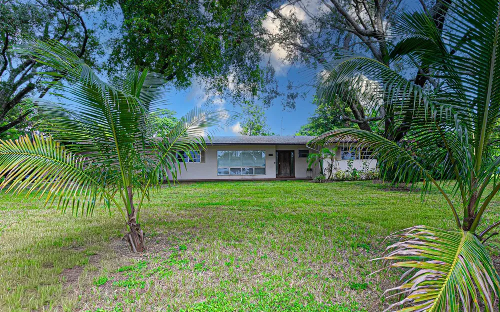 4511 E Country Club Circle Plantation, FL 33317