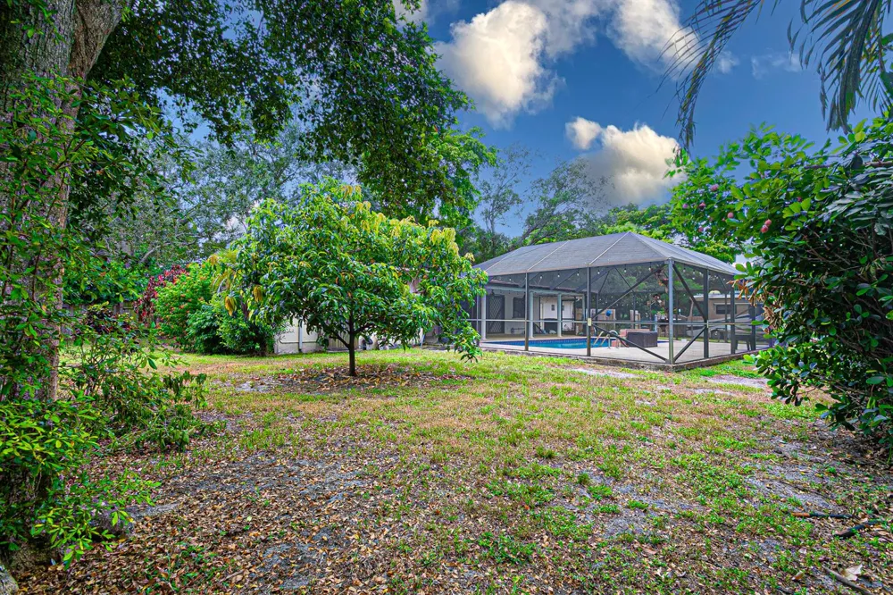 4511 E Country Club Circle Plantation, FL 33317