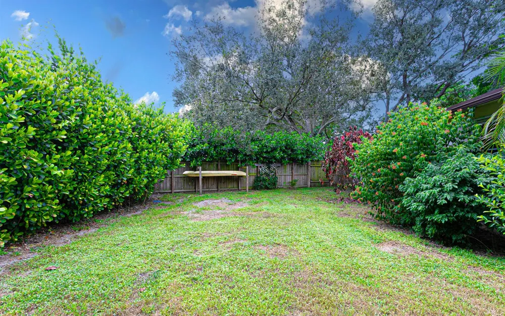 4511 E Country Club Circle Plantation, FL 33317