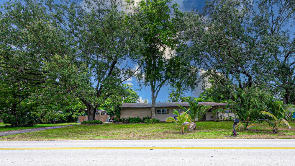 4511 E Country Club Circle Plantation, FL 33317