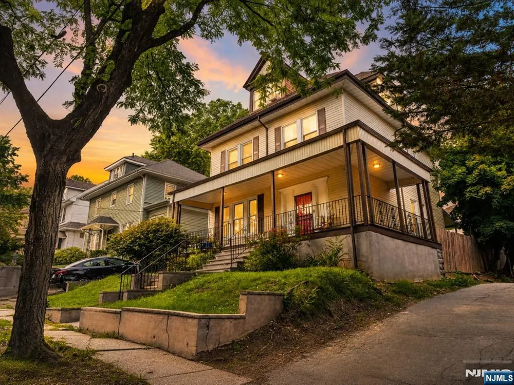 11 Stengel Avenue Newark, NJ 07112