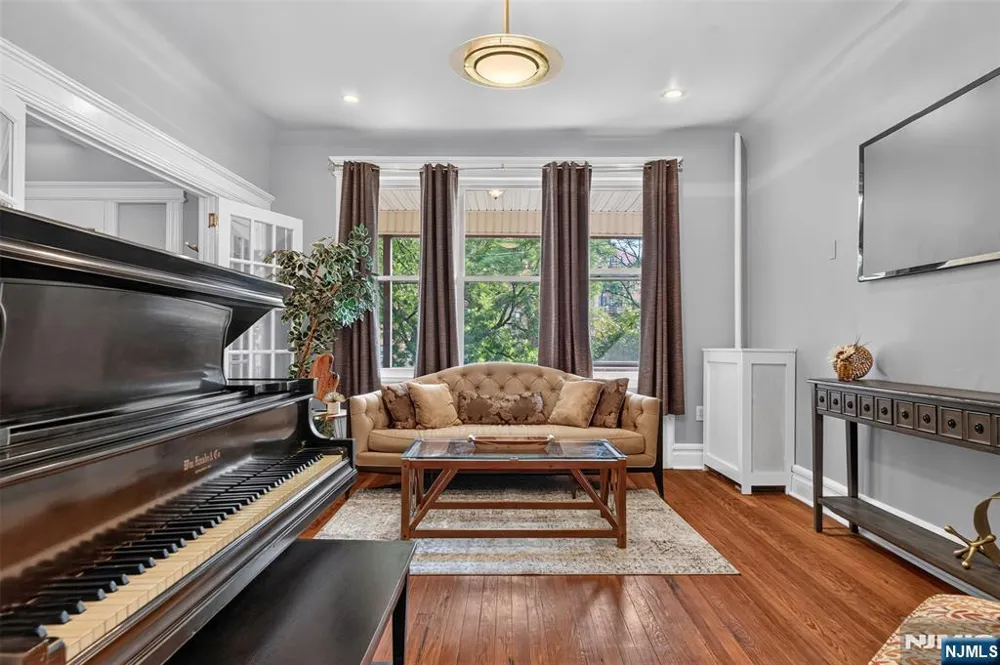 11 Stengel Avenue Newark, NJ 07112
