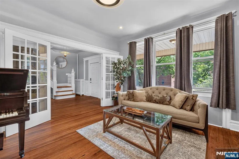 11 Stengel Avenue Newark, NJ 07112