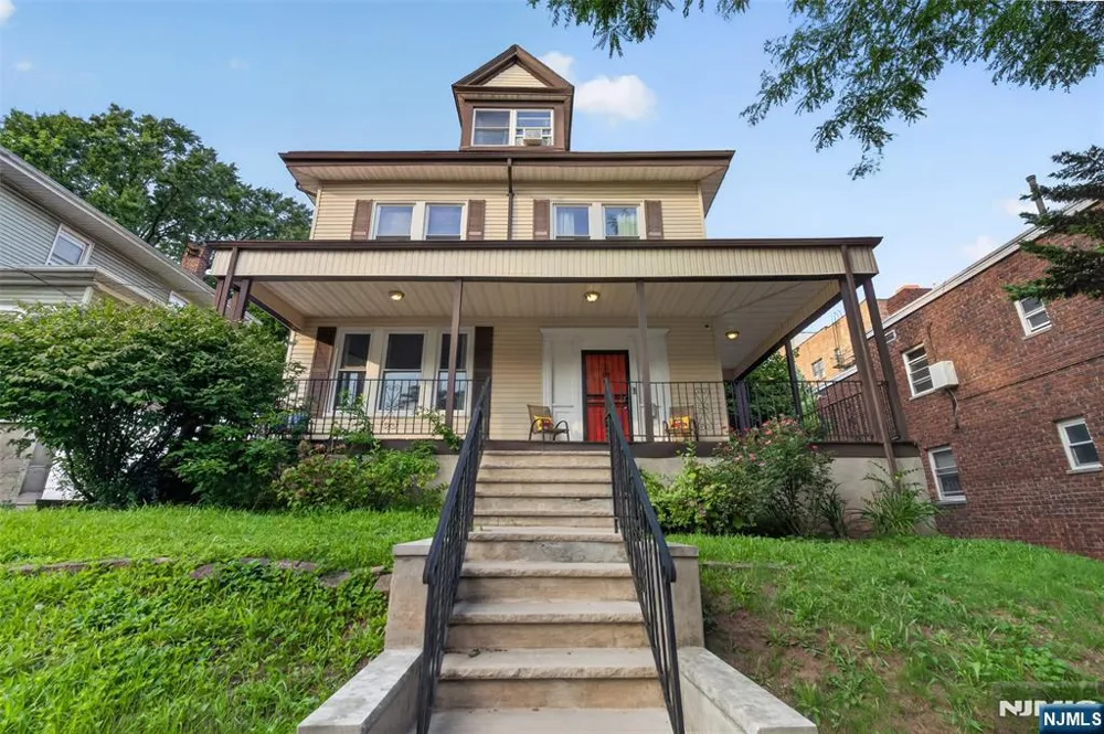 11 Stengel Avenue Newark, NJ 07112