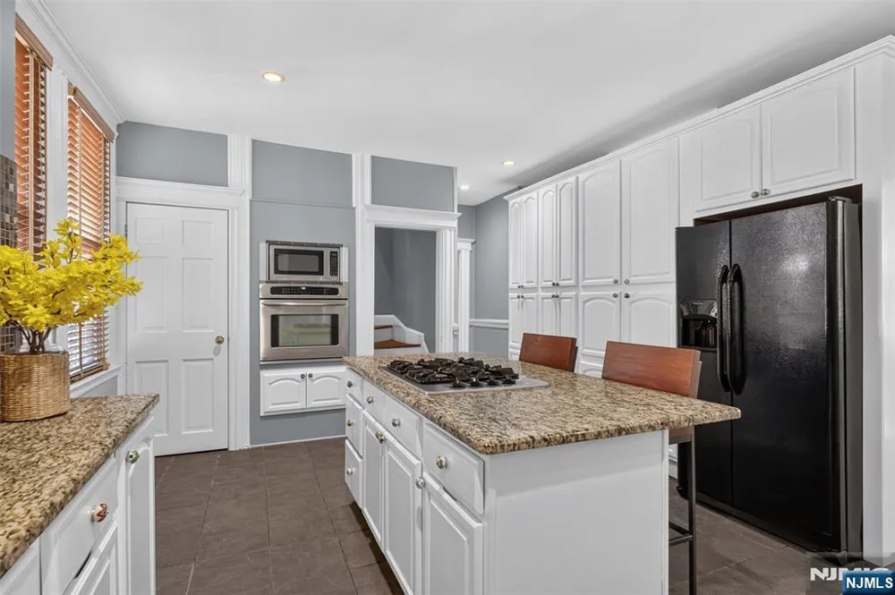 11 Stengel Avenue Newark, NJ 07112