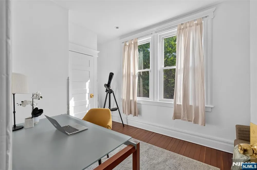 11 Stengel Avenue Newark, NJ 07112