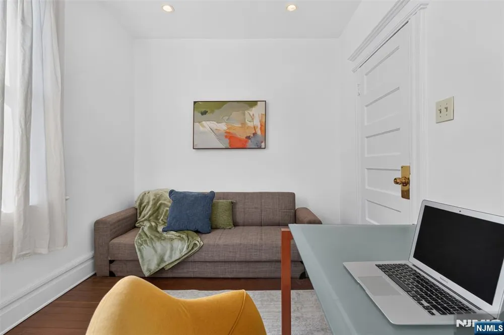 11 Stengel Avenue Newark, NJ 07112
