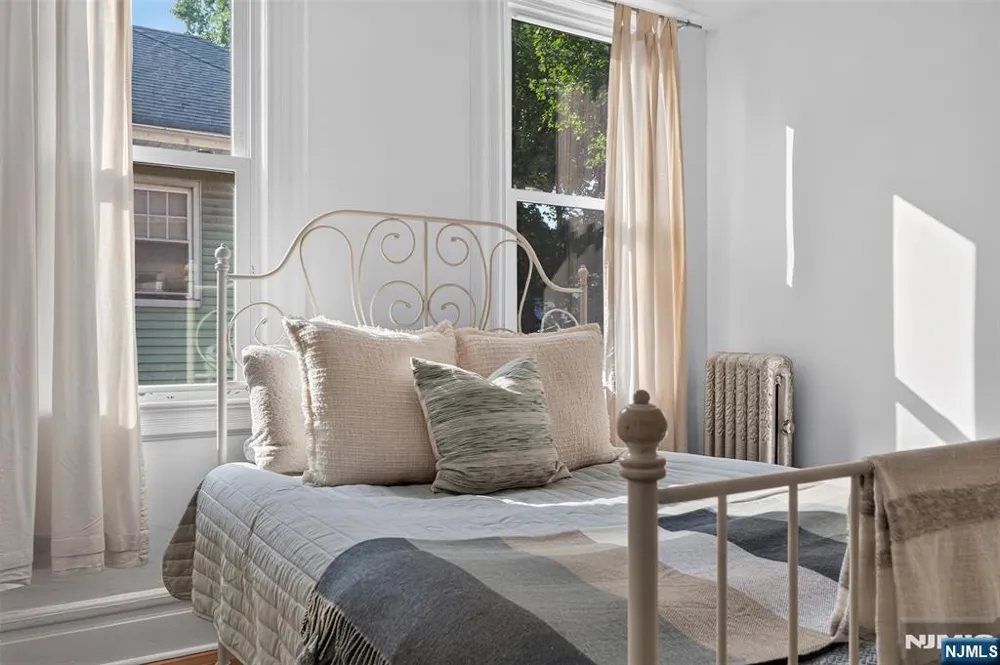 11 Stengel Avenue Newark, NJ 07112
