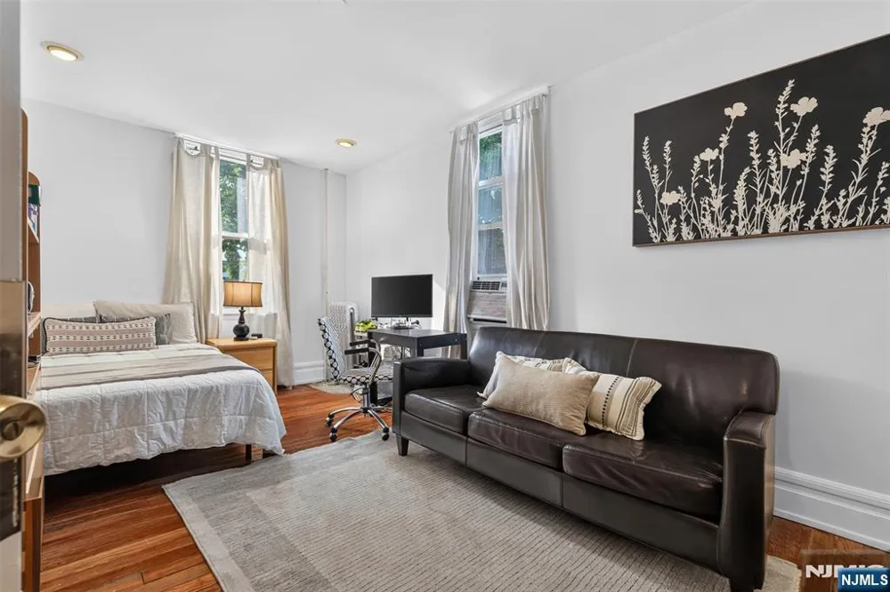 11 Stengel Avenue Newark, NJ 07112