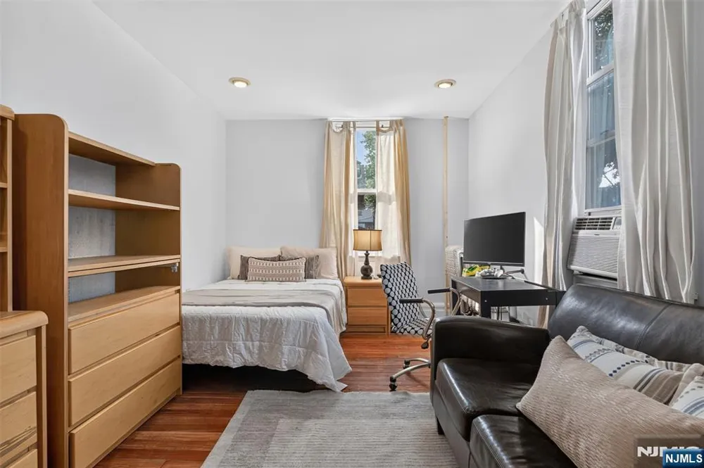 11 Stengel Avenue Newark, NJ 07112