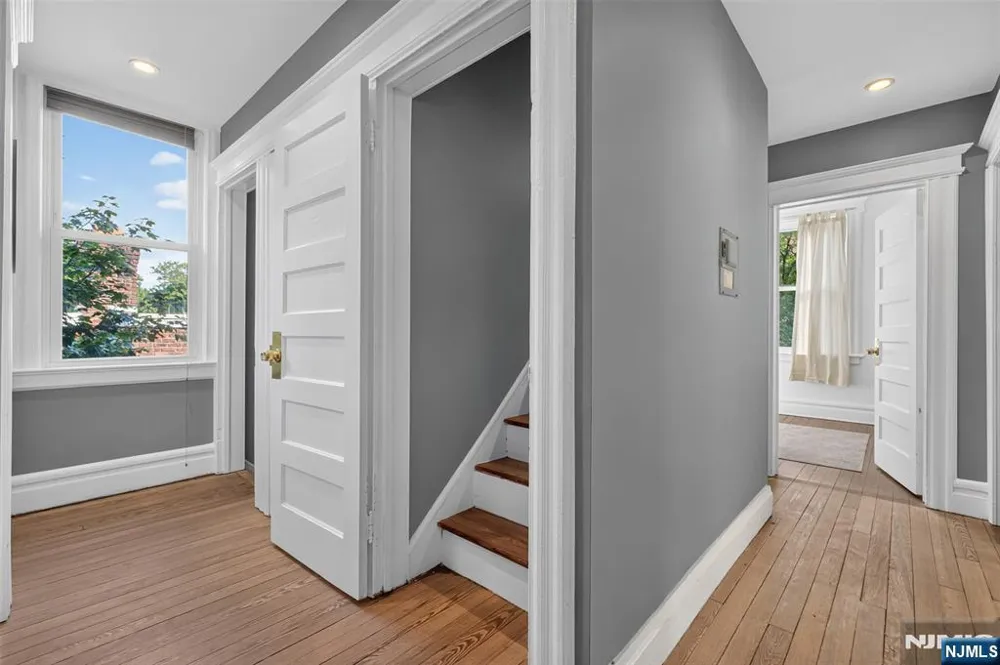 11 Stengel Avenue Newark, NJ 07112