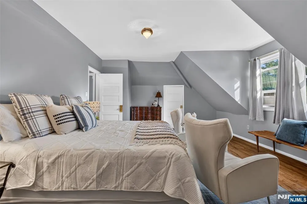 11 Stengel Avenue Newark, NJ 07112