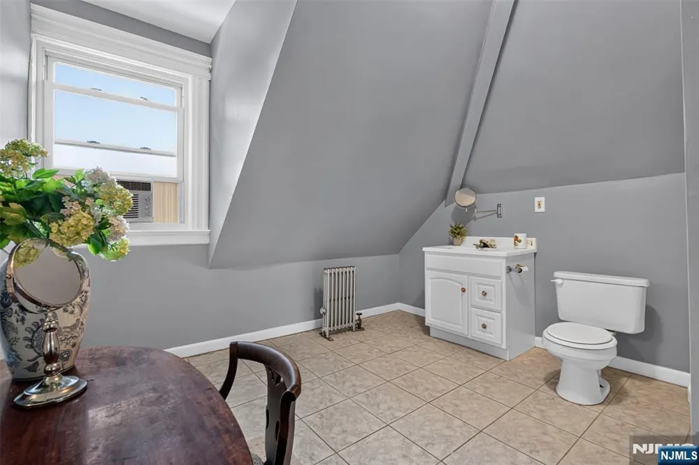 11 Stengel Avenue Newark, NJ 07112