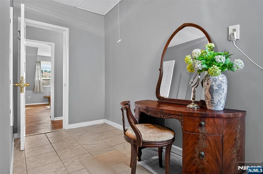 11 Stengel Avenue Newark, NJ 07112