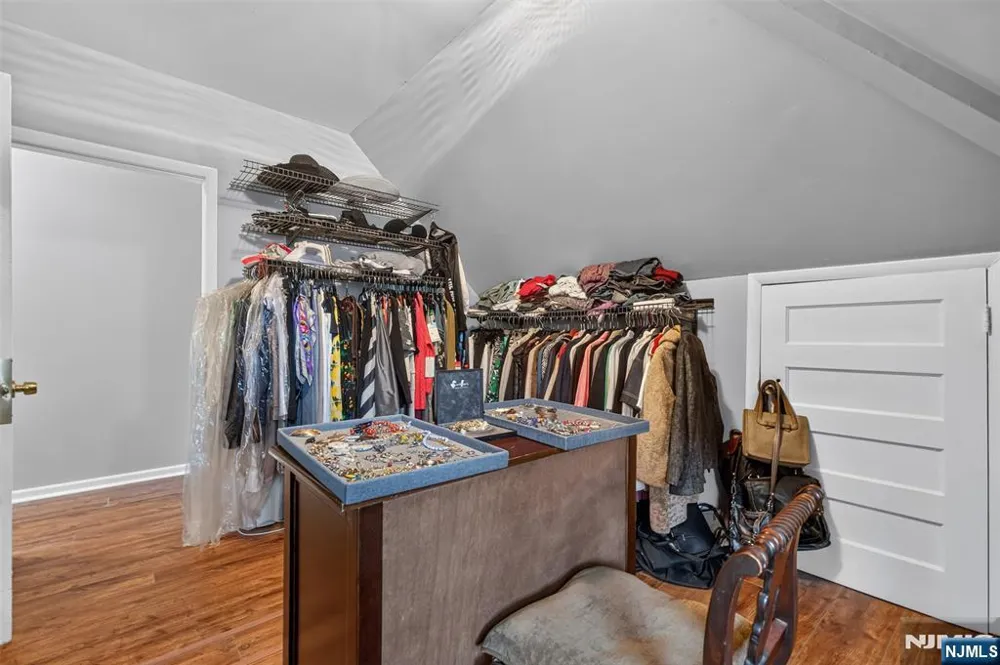 11 Stengel Avenue Newark, NJ 07112