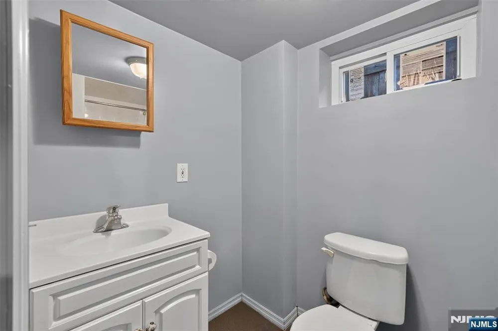 11 Stengel Avenue Newark, NJ 07112
