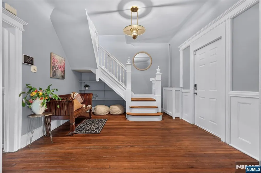11 Stengel Avenue Newark, NJ 07112