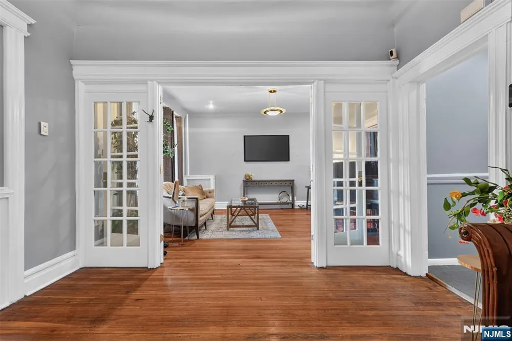 11 Stengel Avenue Newark, NJ 07112