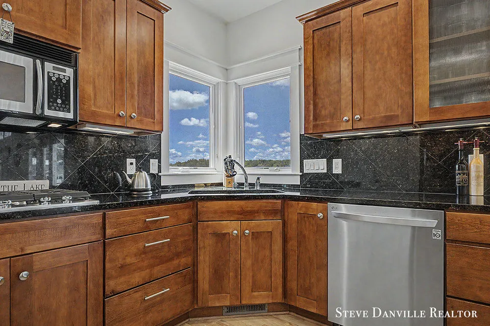 9121 24th Avenue Jenison, MI 49428