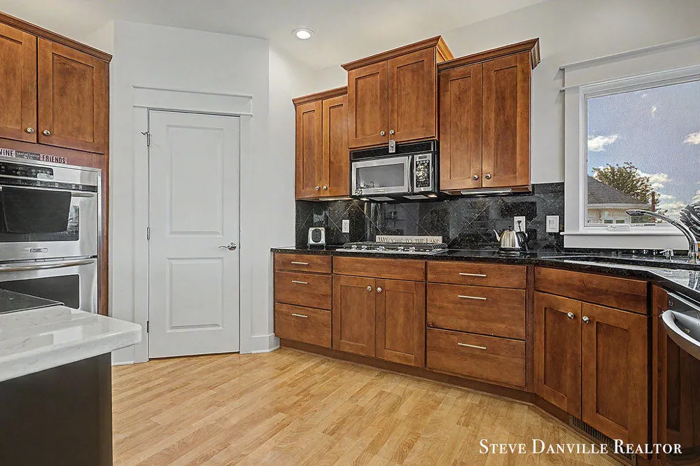 9121 24th Avenue Jenison, MI 49428