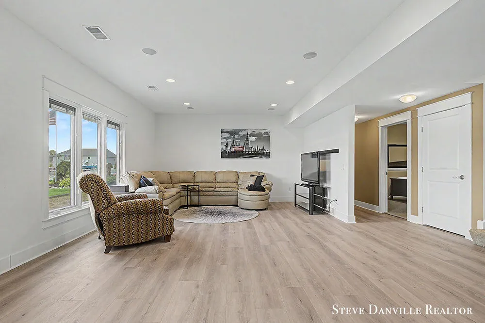 9121 24th Avenue Jenison, MI 49428